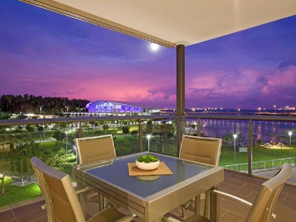 Darwin Waterfront Wharf Escape Holiday Apartments Room photo